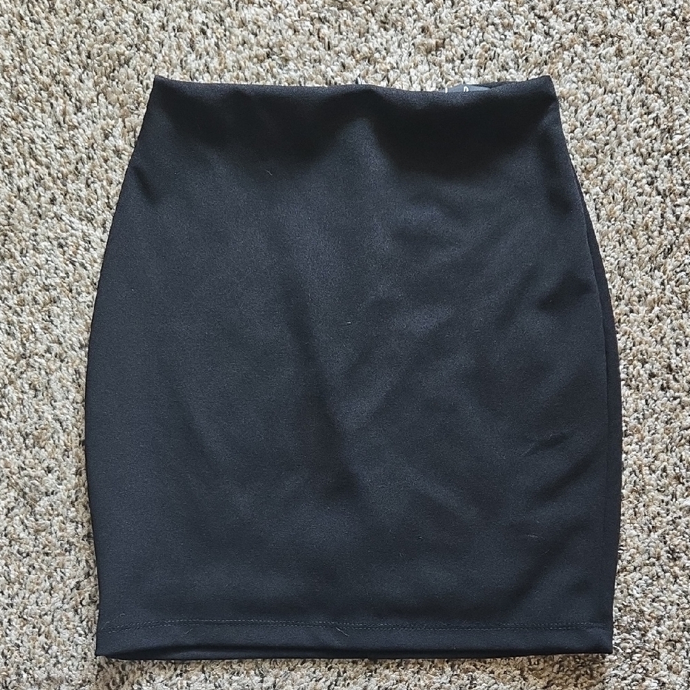 Lulu's Black Pencil Skirt - Sleek Straight Silhouette